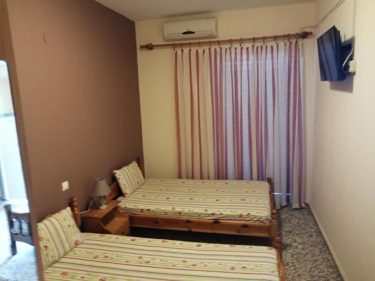 Ο Ακλόνητος Aparthotel Nea Mesangala Exterior photo