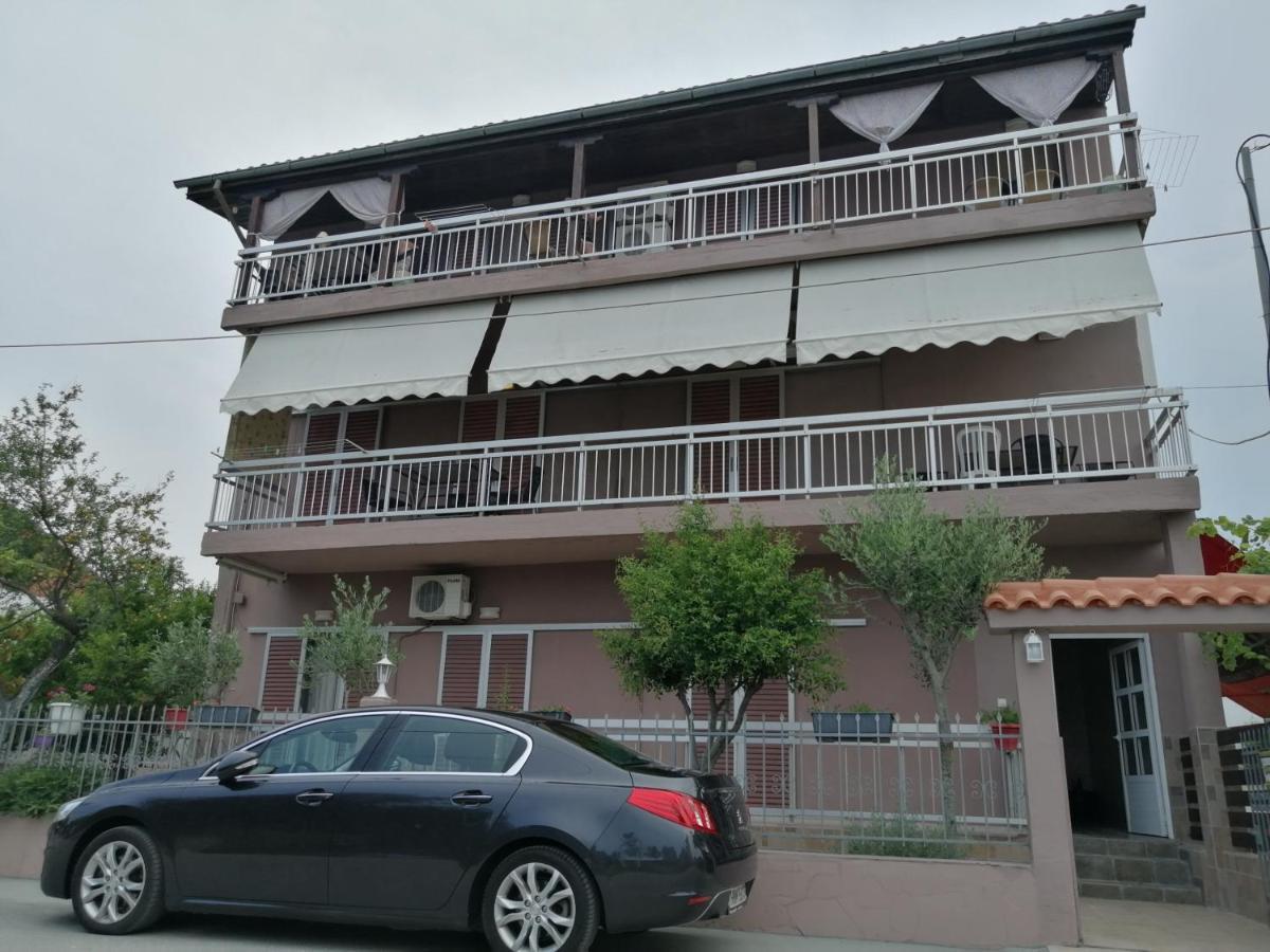 Ο Ακλόνητος Aparthotel Nea Mesangala Exterior photo