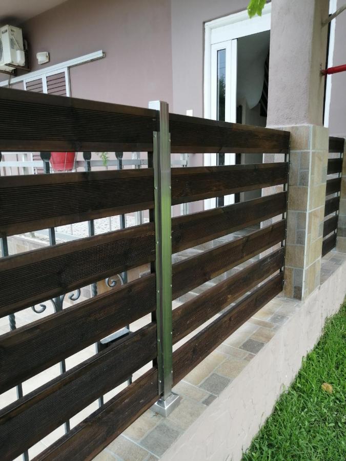 Ο Ακλόνητος Aparthotel Nea Mesangala Exterior photo